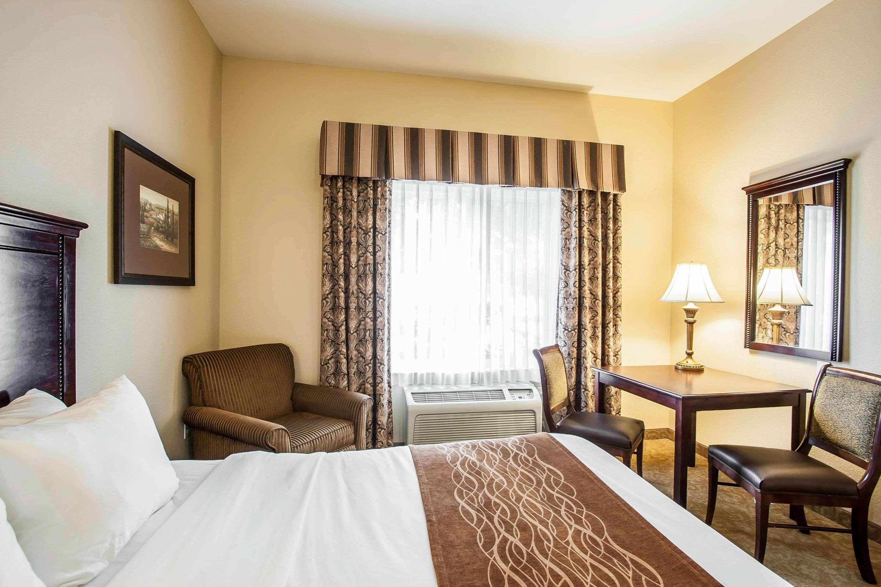 Comfort Inn & Suites Mcminnville Wine Country מראה חיצוני תמונה