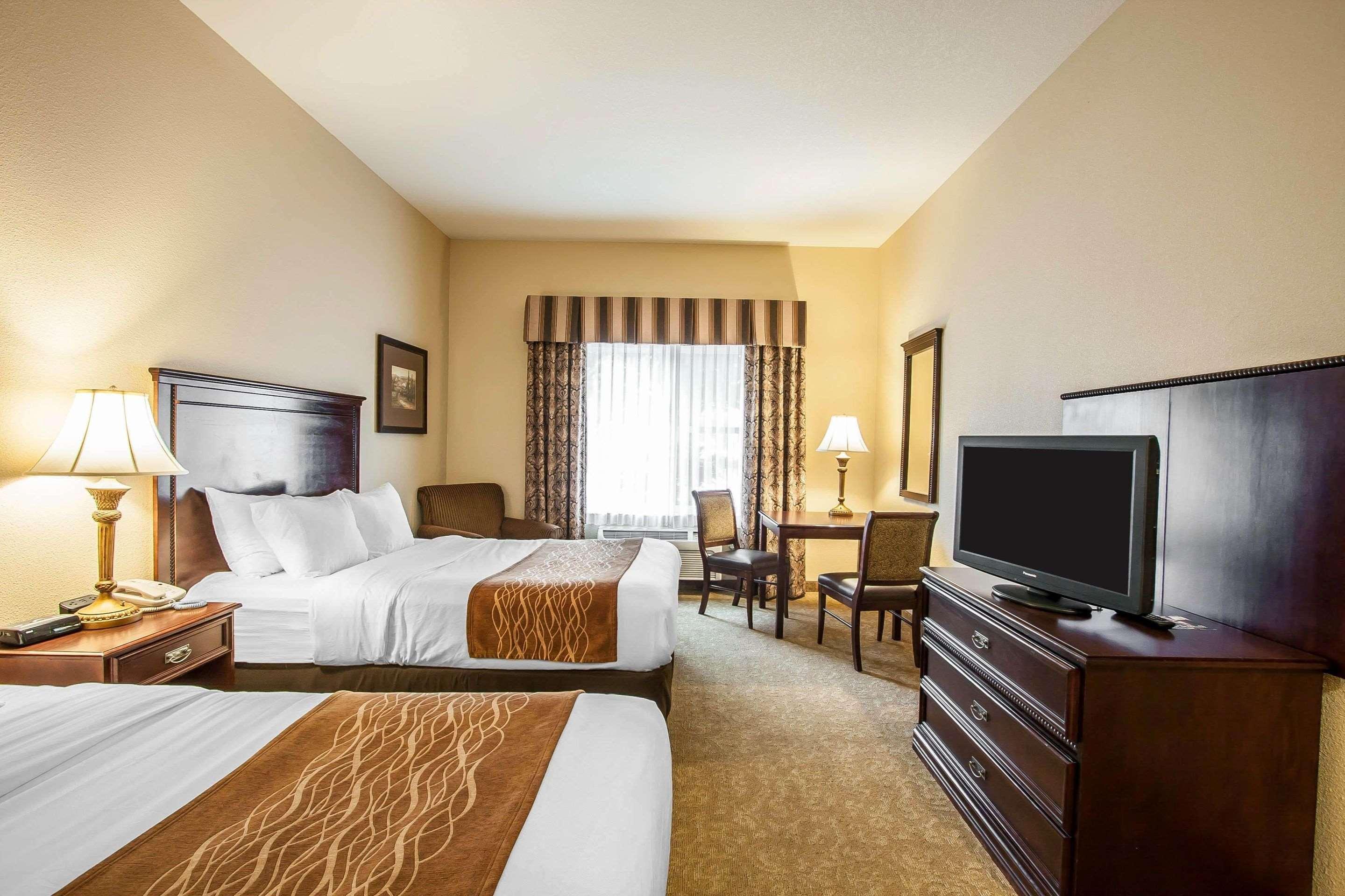 Comfort Inn & Suites Mcminnville Wine Country מראה חיצוני תמונה