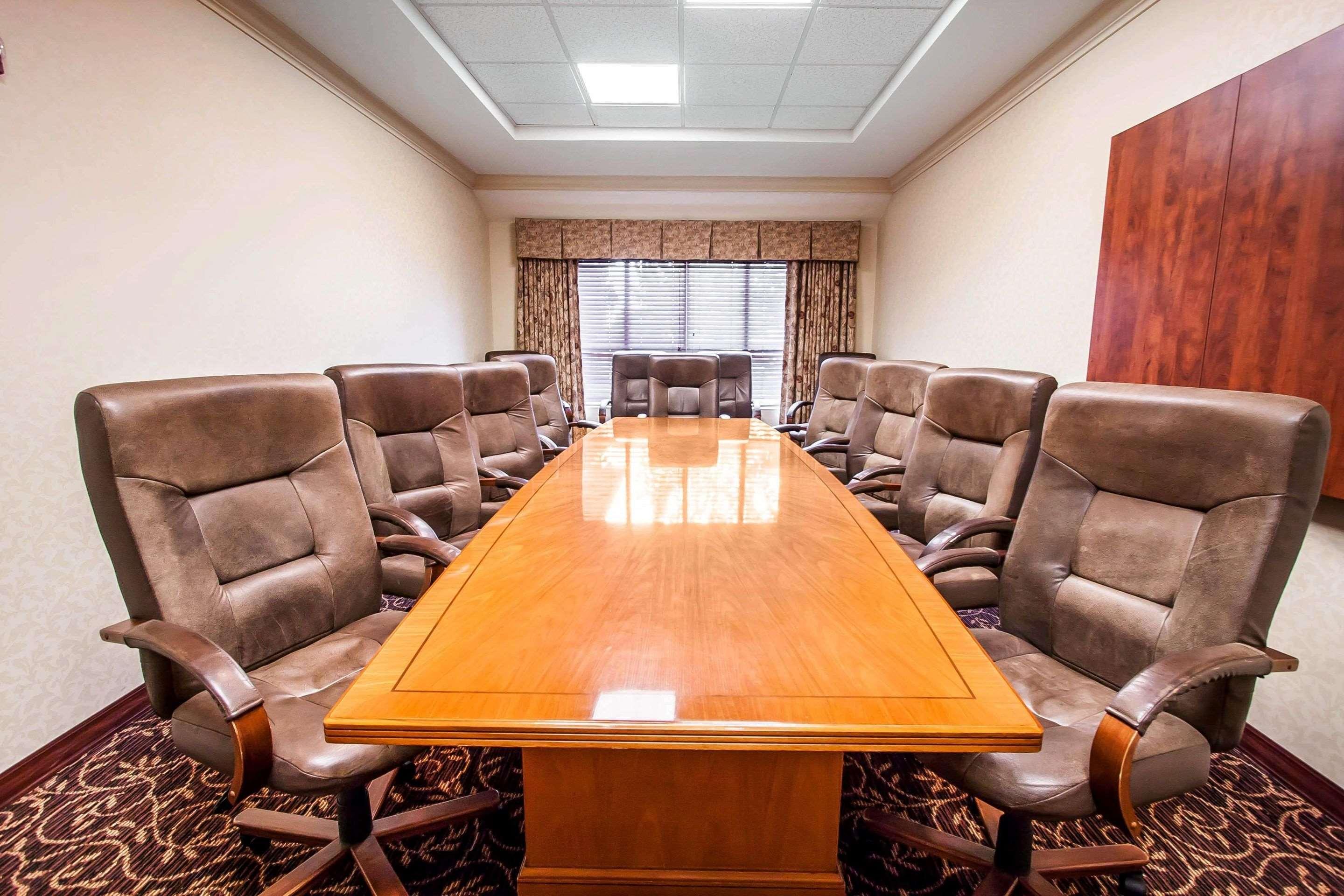 Comfort Inn & Suites Mcminnville Wine Country מראה חיצוני תמונה