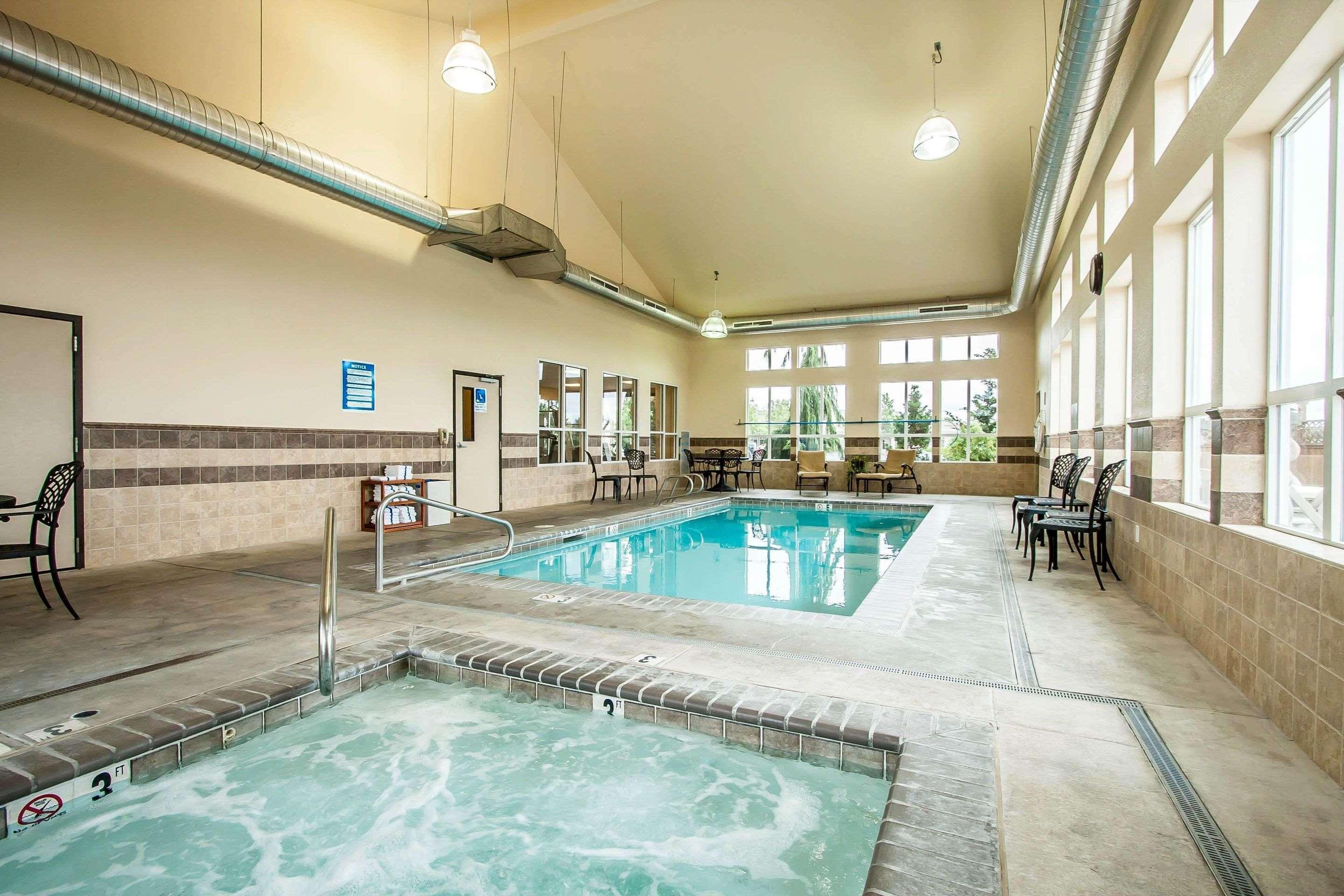 Comfort Inn & Suites Mcminnville Wine Country מראה חיצוני תמונה