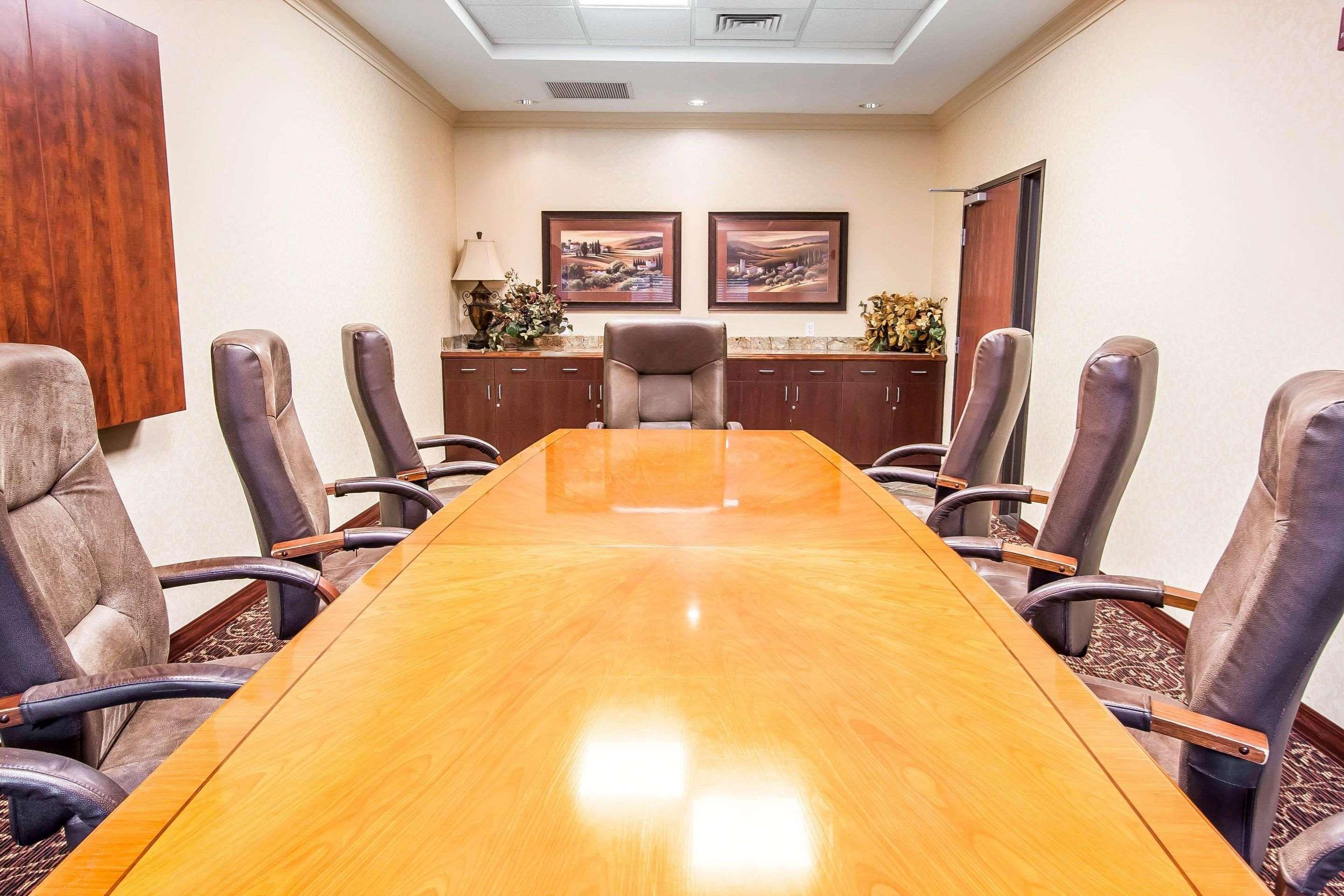 Comfort Inn & Suites Mcminnville Wine Country מראה חיצוני תמונה