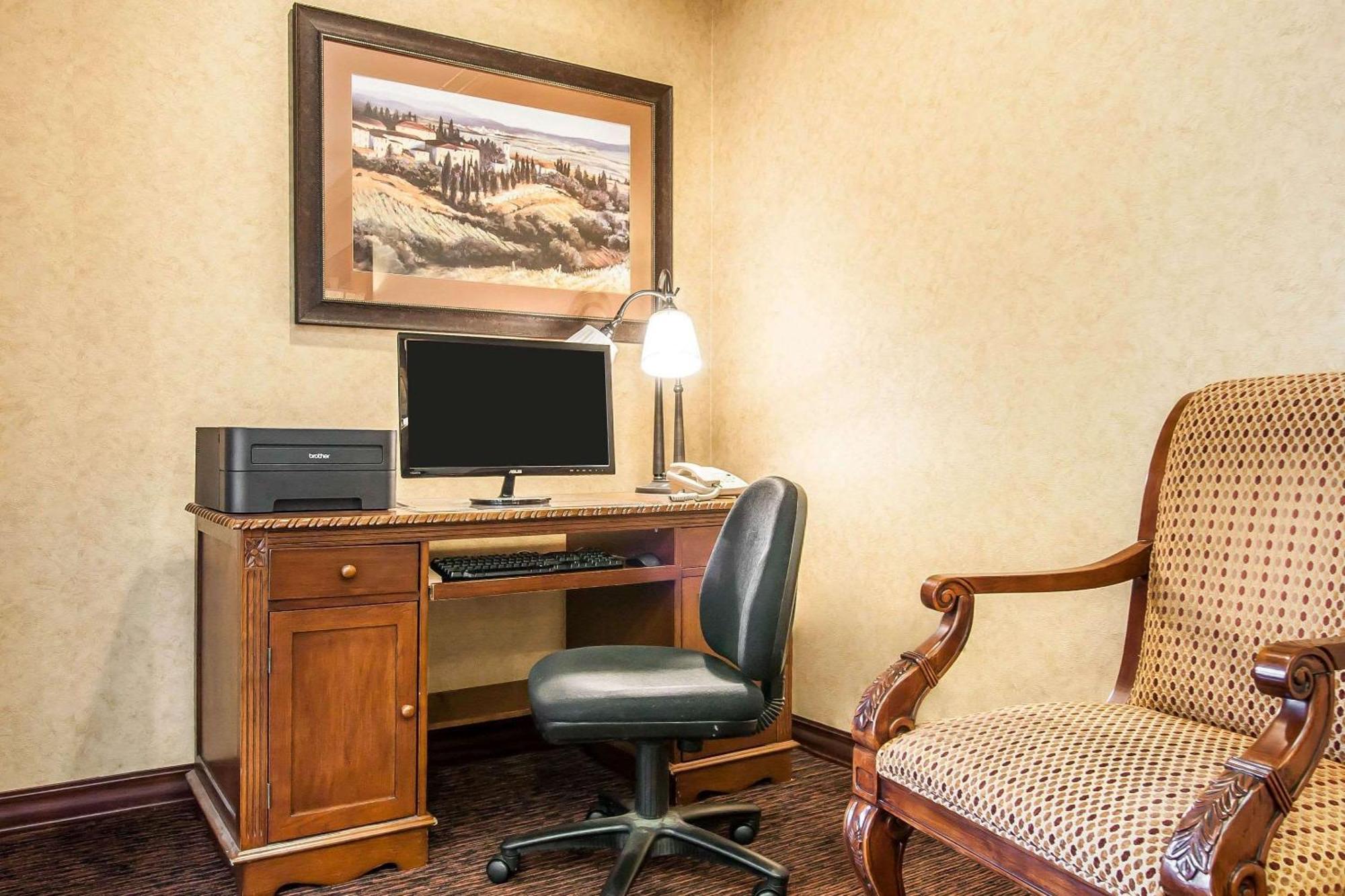 Comfort Inn & Suites Mcminnville Wine Country מראה חיצוני תמונה