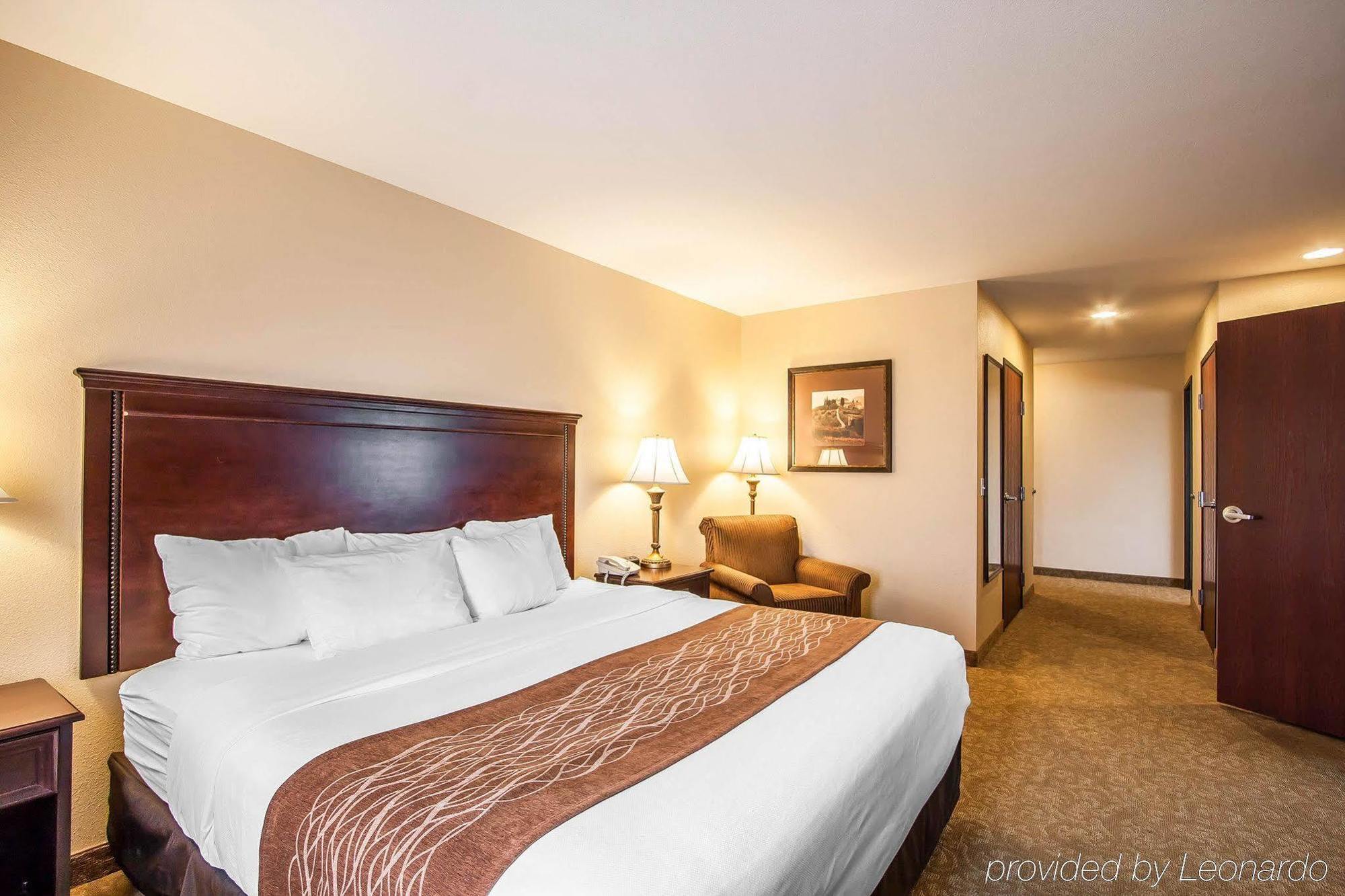 Comfort Inn & Suites Mcminnville Wine Country מראה חיצוני תמונה